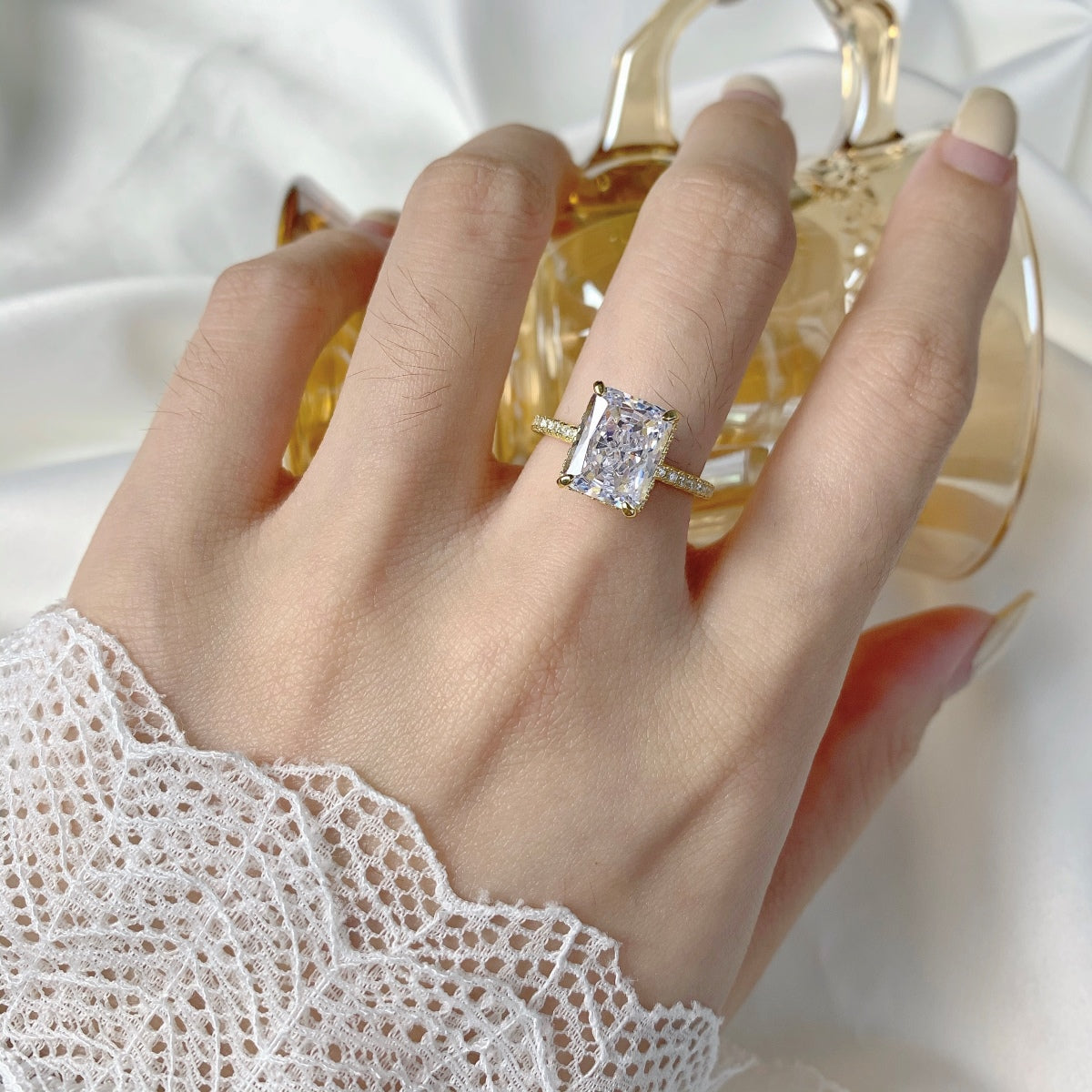 ˇStella JewelryˇLuxurious Engagement Ring