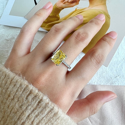 ˇStella JewelryˇLuxurious Engagement Ring