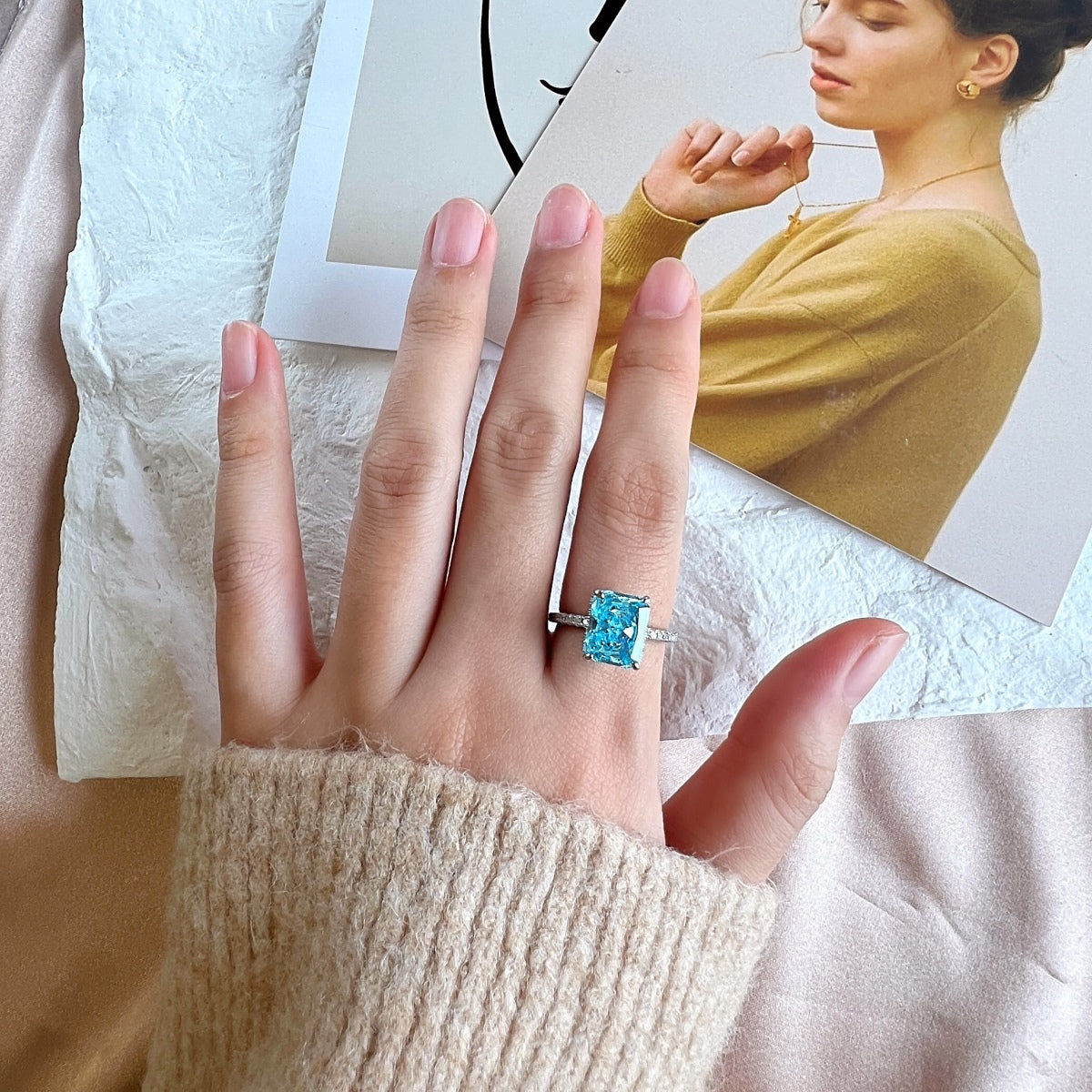 ˇStella JewelryˇLuxurious Engagement Ring