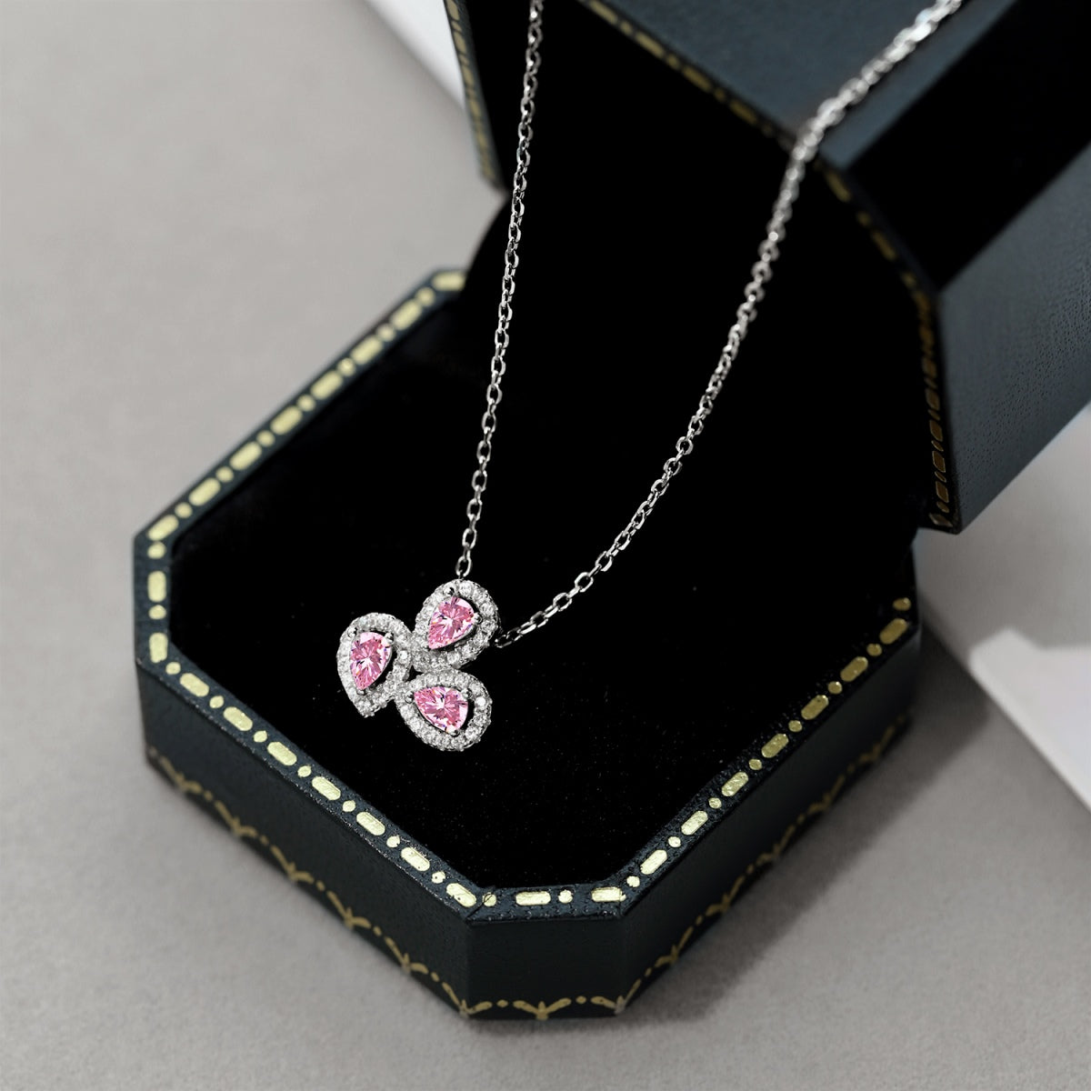 ˇStella JewelryˇElegant Flower Shape Pear Cut Necklace