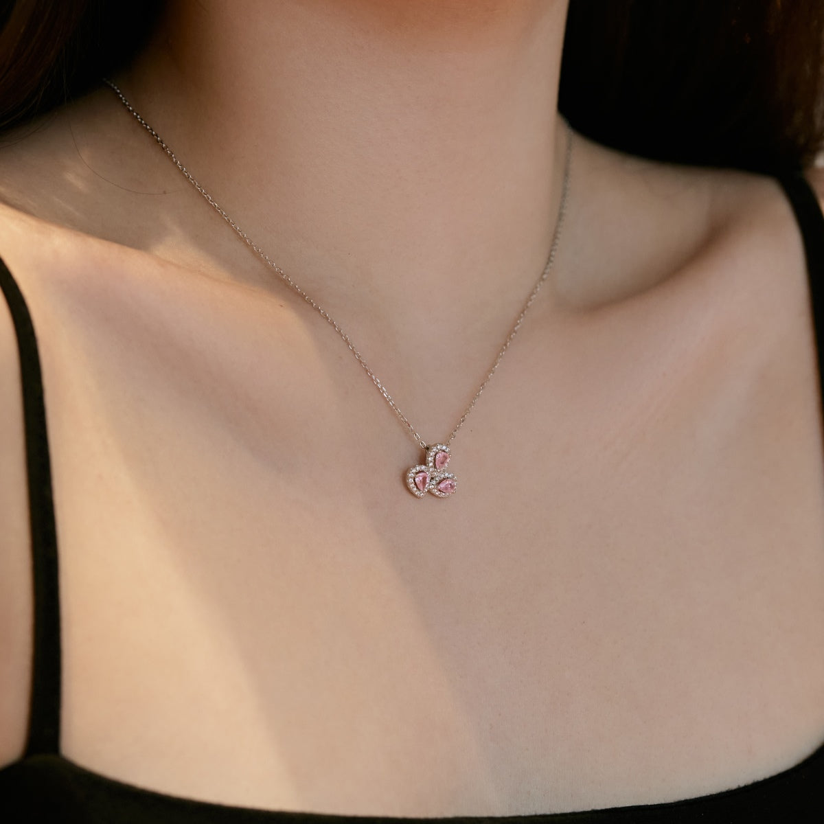 ˇStella JewelryˇElegant Flower Shape Pear Cut Necklace