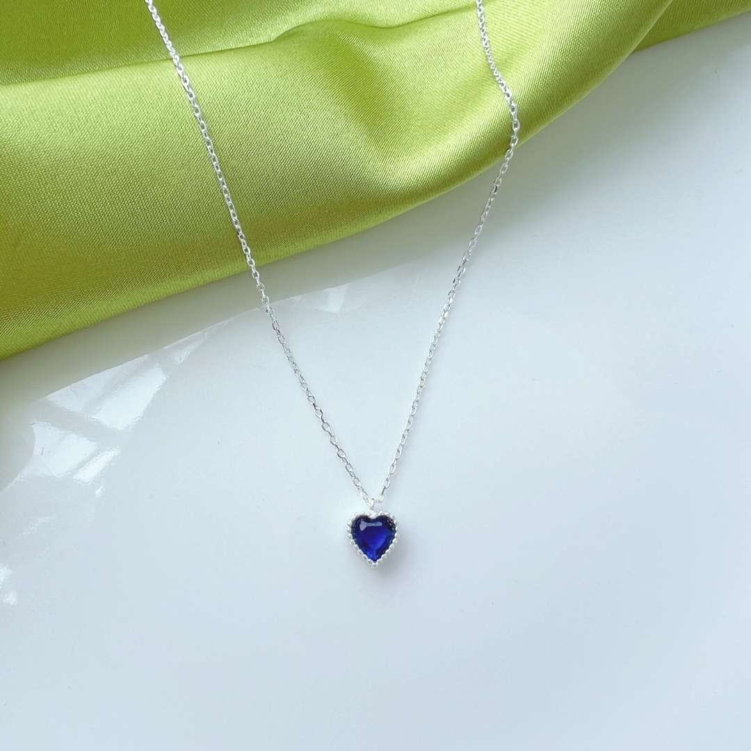 ˇStella JewelryˇOrnate Heart Shape Necklace