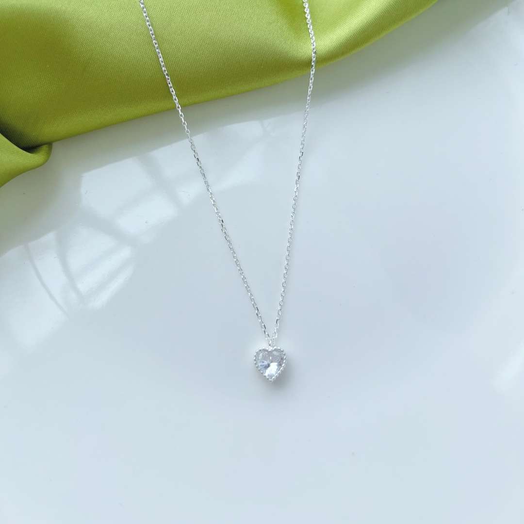 ˇStella JewelryˇOrnate Heart Shape Necklace