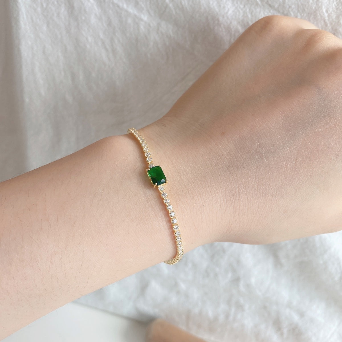 ˇStella JewelryˇUnique Emerald Cut Banquet Bracelet