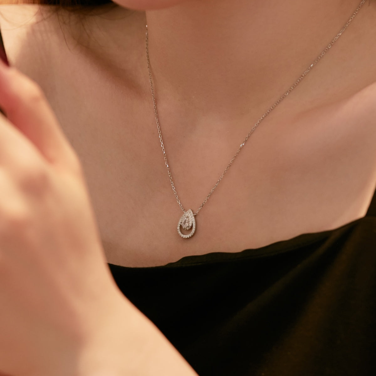 ˇStella JewelryˇSparkling Pear Cut Necklace