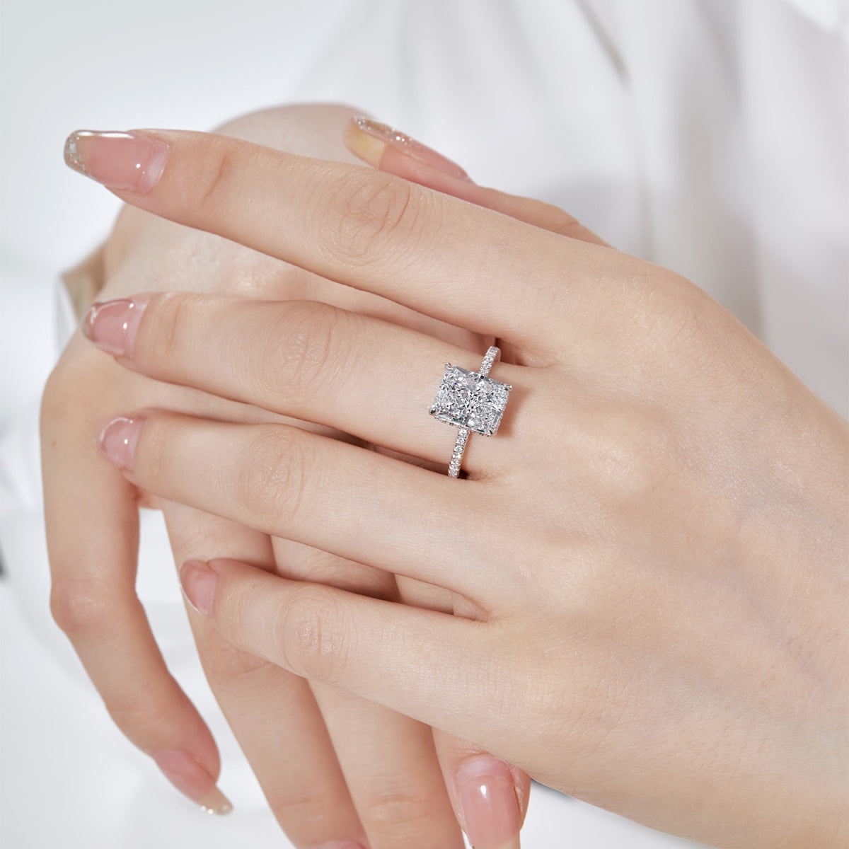 ˇStella JewelryˇLuxurious Engagement Ring