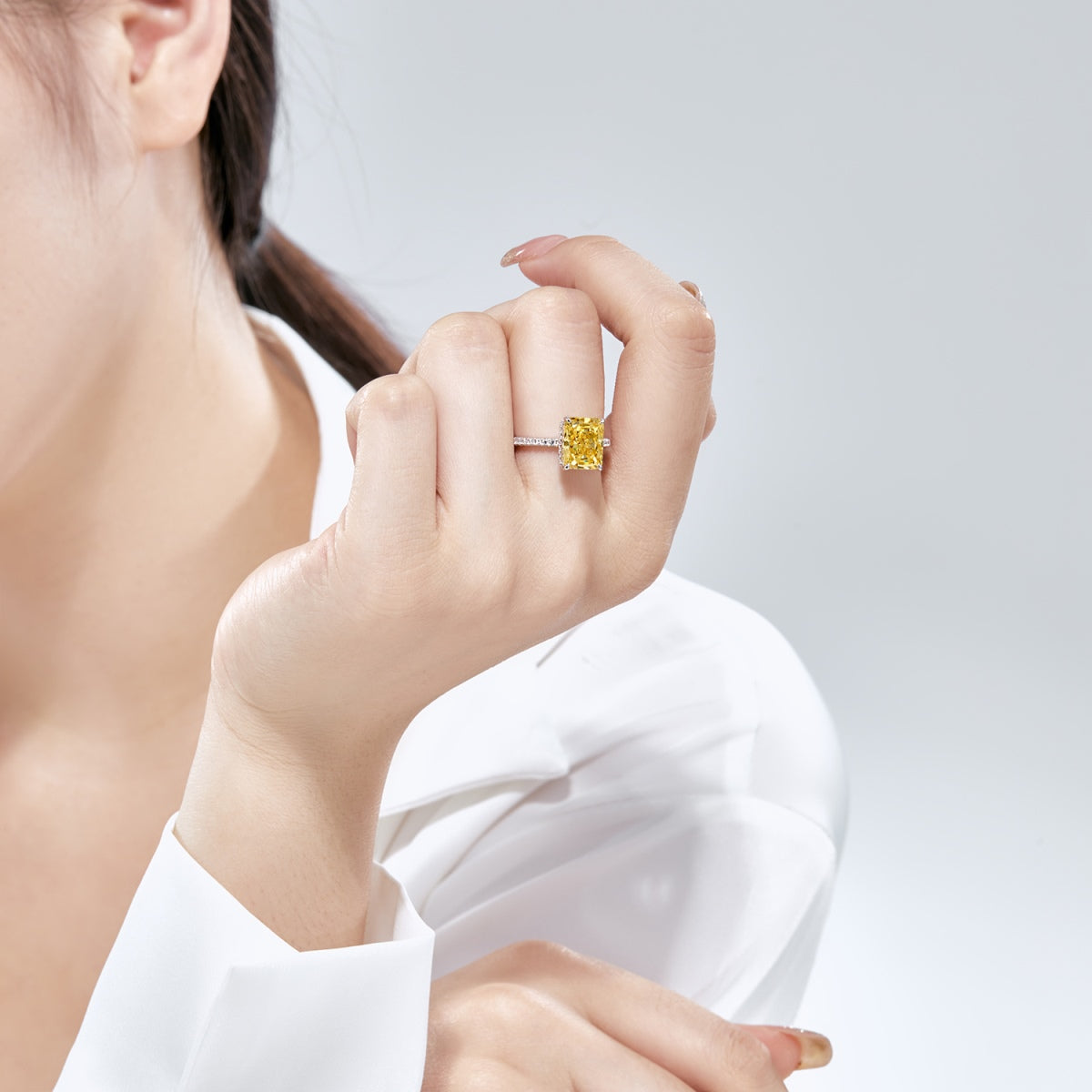 ˇStella JewelryˇLuxurious Engagement Ring