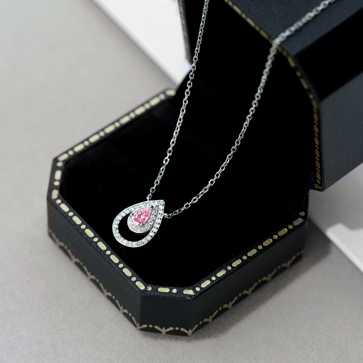 ˇStella JewelryˇSparkling Pear Cut Necklace
