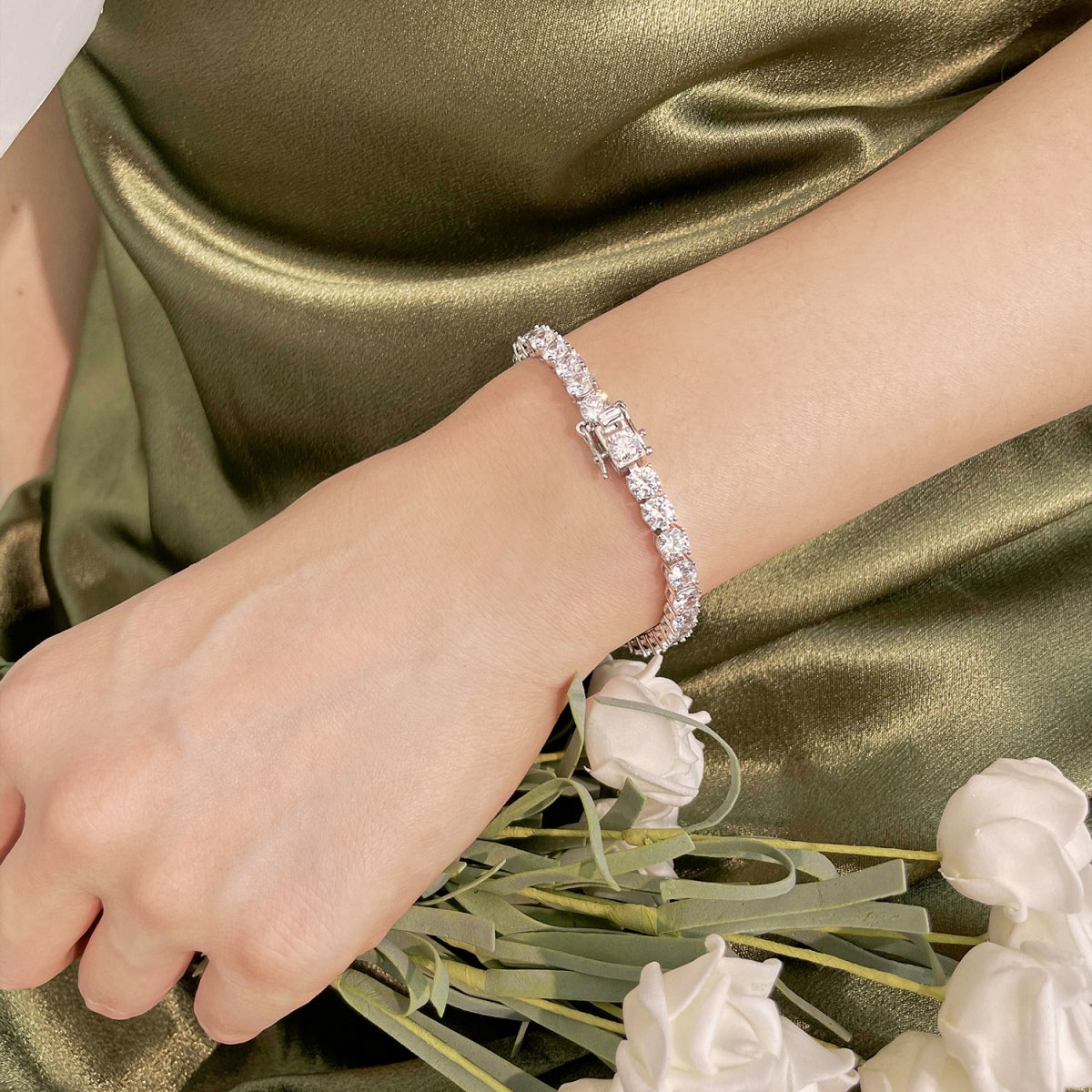 ˇStella JewelryˇOrnate Sparkling Round Cut Wedding Bracelet
