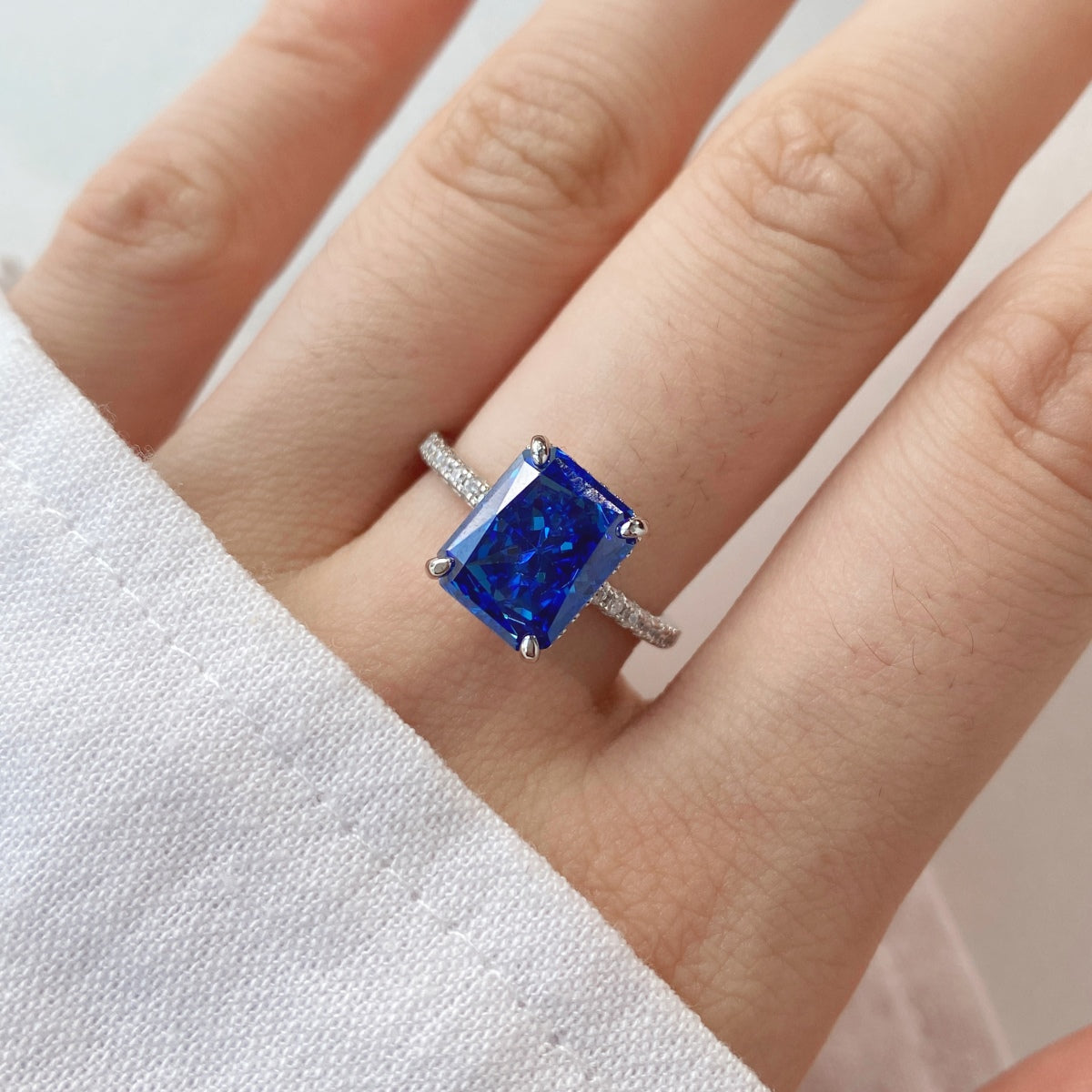 ˇStella JewelryˇLuxurious Engagement Ring