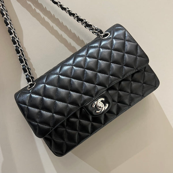 フラップバッグ 25cm シルバー金具 ブラックラムスキン