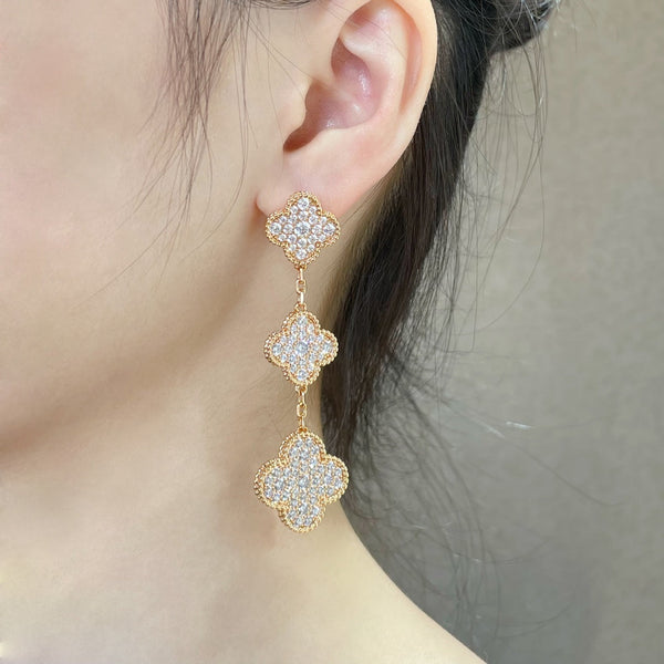 ˇStella JewelryˇCLOVER 3 MOTIFS DIAMANTEN-BESETZTE OHRRINGE AUS ROSÉGOLD