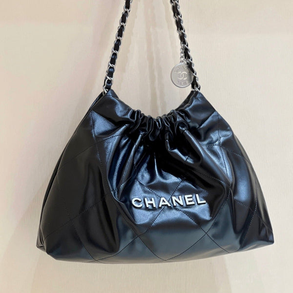 CC 19 ホーボーバッグ 43cm ブラック ゴートスキン シルバー金具