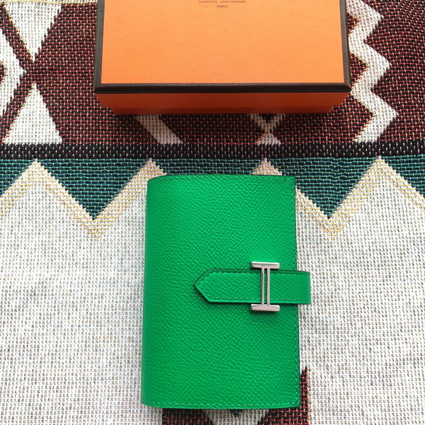 BEARN COMPACT WALLET 12 AUS SMARAGDGRÜNEM EPSOM-LEDER
