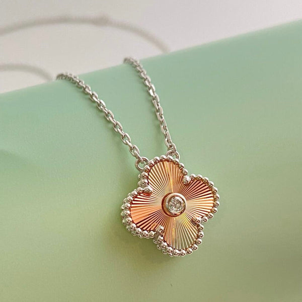 ˇStella JewelryˇCLOVER 15MM DIAMANT-LASER-HALSKETTE - WEIHNACHTEN 2024 SONDEREDITION