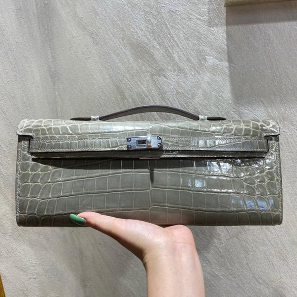 KELLY CUT 31 AUS ASCHGRAUEM GLÄNZENDEM ALLIGATORLEDER MIT SILBERNEN HARDWARE (AUF BESTELLUNG)