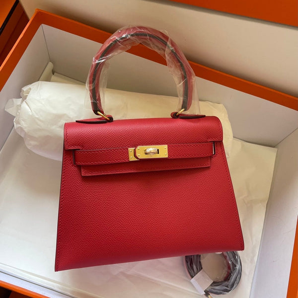 KELLY MINI 20 TASCHE AUS RUBINROTEM KALBSLEDER MIT GOLDENEN BESCHLÄGEN (AUF BESTELLUNG)