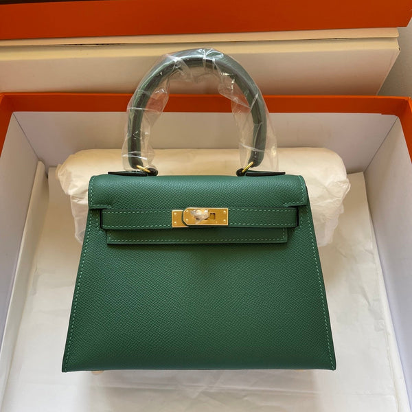 KELLY MINI 20 TASCHE AUS DUNKELGRÜNEM KALBSLEDER MIT GOLDENEN BESCHLÄGEN (AUF BESTELLUNG HERGESTELLT)