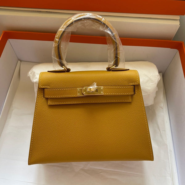 KELLY MINI 20 TASCHE AUS DIJONGELBEM KALBSLEDER MIT GOLDENEN HARDWARE (AUF BESTELLUNG HERGESTELLT)