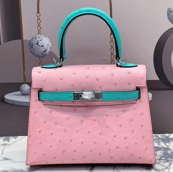KELLY BAG 20 AUS FLAMINGO PINK MIX CYANBLAUEM STRAUSSENLEDER MIT SILBERNEN HARDWARE (AUF BESTELLUNG)