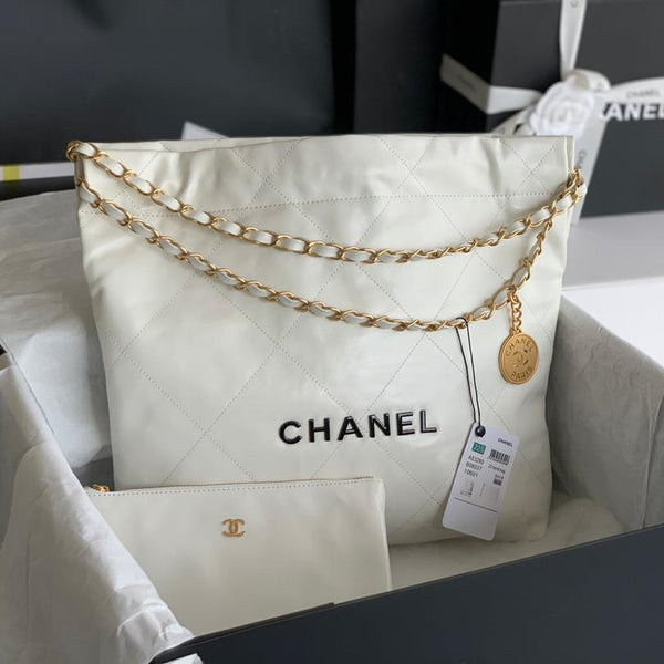 CC MEDIUM 37 HANDTASCHE AUS WEISSEM GLÄNZENDEM KALBSLEDER, GOLDBESCHLÄGE