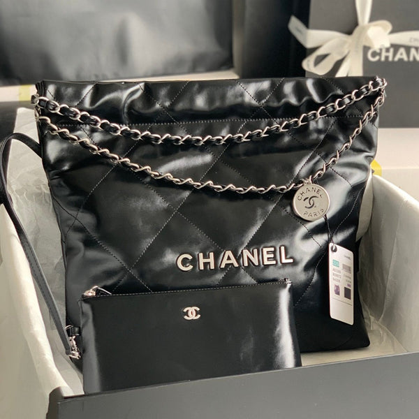 CC MEDIUM 37 HANDTASCHE AUS SCHWARZEM GLÄNZENDEM KALBSLEDER MIT SILBERNEN HARDWARE
