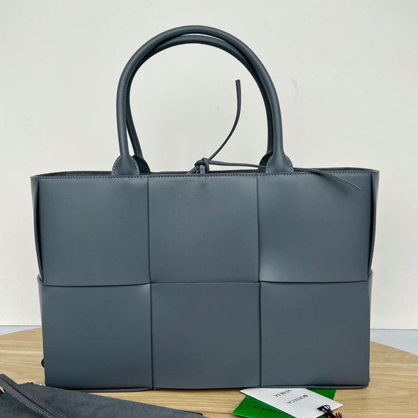 ARCO TOTE 36 AUS FORELLENGRAUEM KALBSLEDER