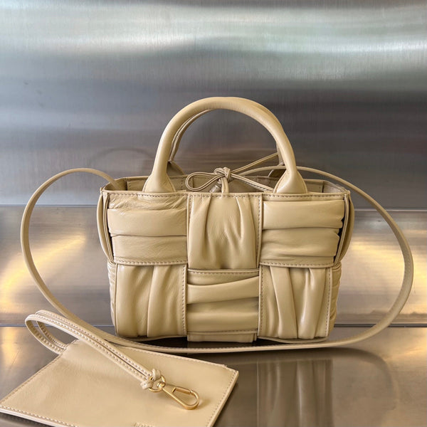CANDY ARCO TOTE 20 AUS BEIGEEM WEICHEM LAMMLEDER