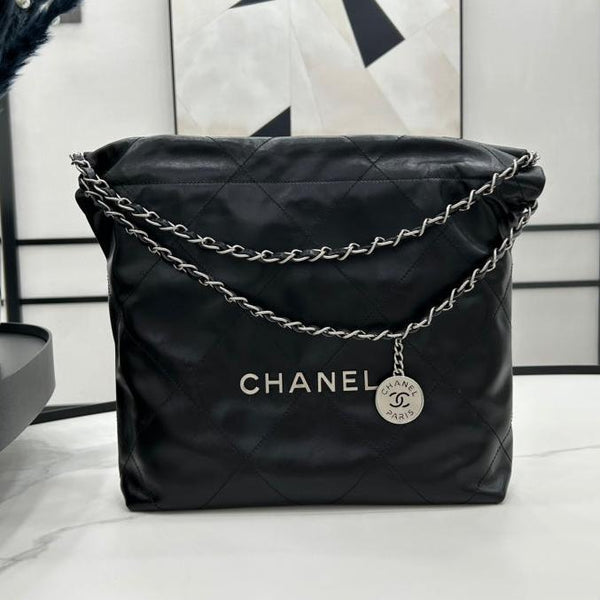 CC MEDIUM 37 HANDTASCHE AUS SCHWARZEM KALBSLEDER MIT SILBERNEN HARDWARE