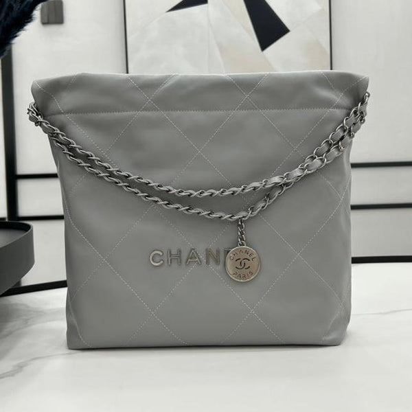 CC MEDIUM 37 HANDTASCHE AUS GRAUEM KALBSLEDER MIT SILBERNEN HARDWARE