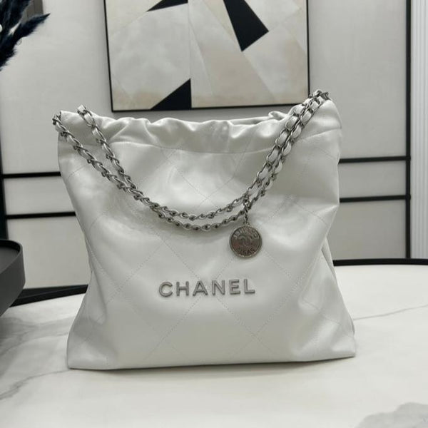 CC LARGE 42 HANDTASCHE AUS WEISSEM KALBSLEDER MIT SILBERNEN HARDWARE