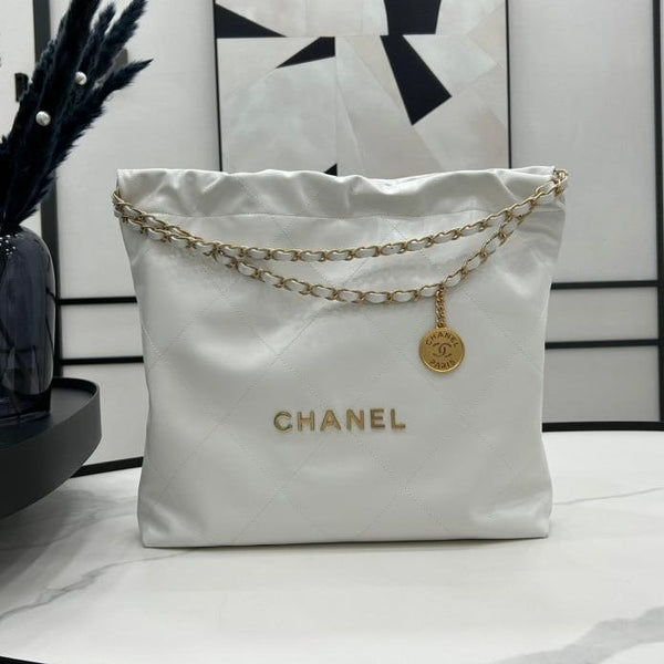 CC LARGE 42 HANDTASCHE AUS WEISSEM KALBSLEDER MIT GOLDENEN HARDWARE