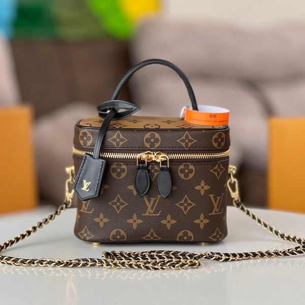 LV 25S VANITY 19 IN DUNKELBRAUNEM MONOGRAMM, BESCHICHTETEM CANVAS, LEDERBESCHMUCK, SCHWARZ