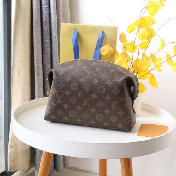 KOSMETIKTASCHE 27 AUS BRAUNEM, MONOGRAMM-BESCHICHTETEM CANVAS