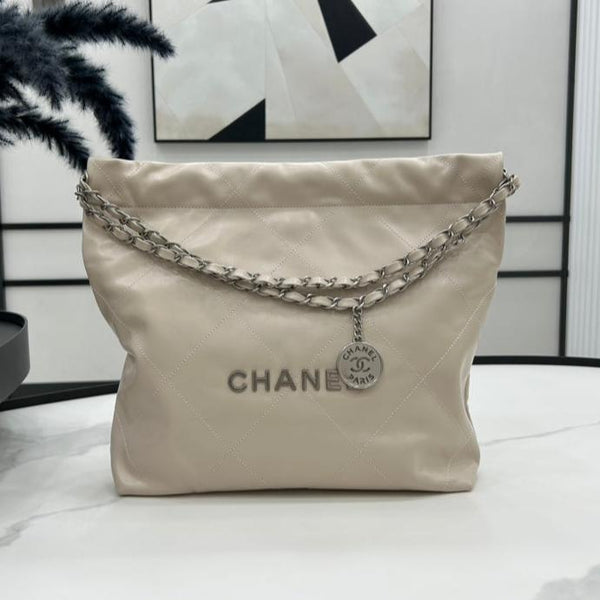 CC MEDIUM 37 HANDTASCHE AUS BEIGE-CREME-KALBSLEDER MIT SILBERNEN HARDWARE