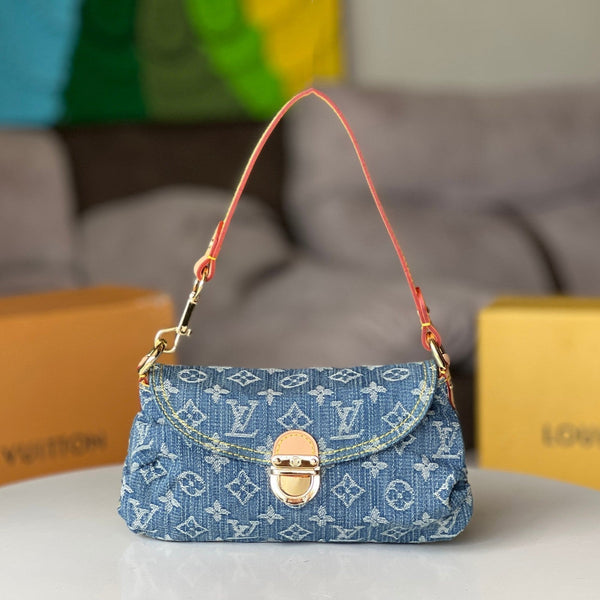LV 25S PLEATY BAG 26 AUS BLAUEM DENIM MIT MONOGRAMM UND GOLDENEN HARDWARE