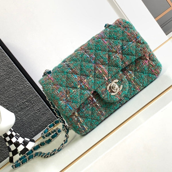 CC MEDIUM 20 CLASSIC TASCHE AUS WOLL-TWEED IN GRÜNEM WALD