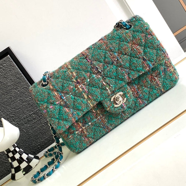 CC MEDIUM 25 CLASSIC TASCHE AUS WOLL-TWEED IN GRÜNEM WALD