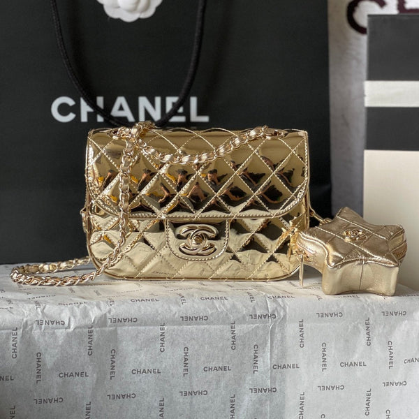 CC MINI 19 FLAP BAG AUS GOLDENEM METALLIC-KALBSLEDER