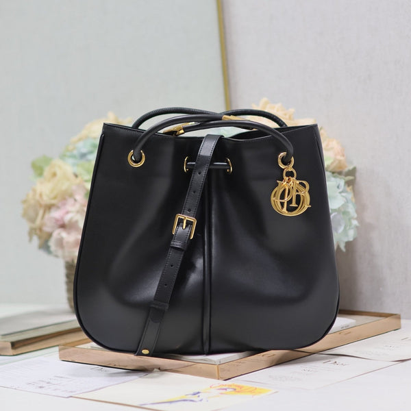 MITTLERE TASCHE 34 NOLITA AUS SCHWARZEM GLATTEM KALBSLEDER