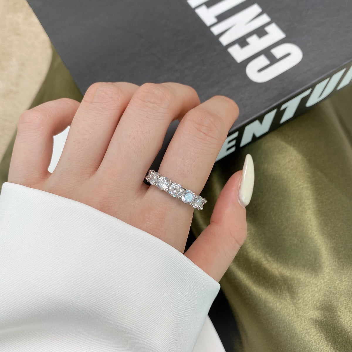 ˇStella JewelryˇGorgeous Round Cut Tennis Ring