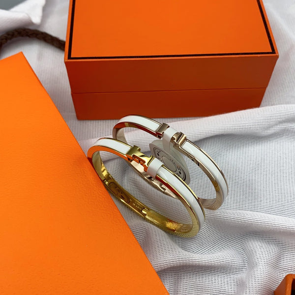 ˇStella JewelryˇCLASSIC HM CLIC WHITE 8MM ENAMEL BRACELET
