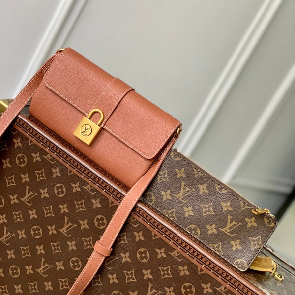 LOW KEY BAG 22 AUS COGNACBRAUNEM KALBSLEDER