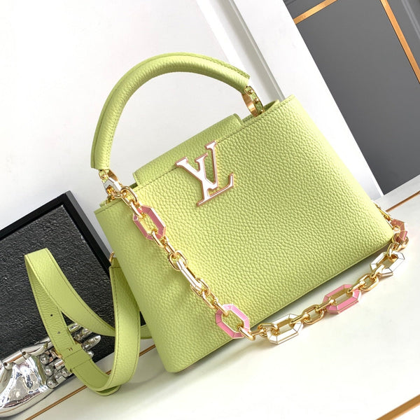 CAPUCINES BB 27 IN BIRNENGRÜNEM TAURILLON GOLD HARDWARE