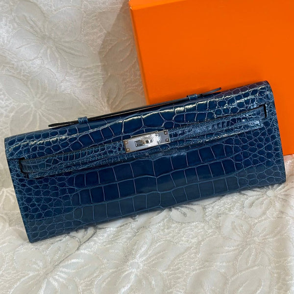 KELLY CUT 31 AUS MARINEBLAUEM GLÄNZENDEM ALLIGATORLEDER MIT SILBERNEN HARDWARE (AUF BESTELLUNG GEFERTIGT)