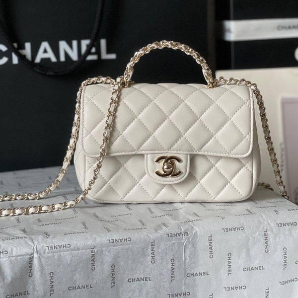 CC MINI 18 FLAP BAG AUS WEISSEM LAMMLEDER