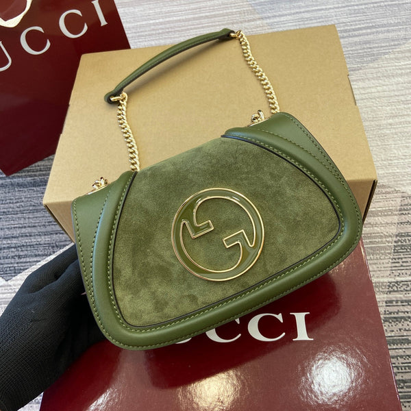 BLONDIE MINI-UMHÄNGERTASCHE 21 AUS WACHOLDERGRÜNEM KALBSLEDER UND GOLDENEN WILDLEDER-HARDWARE