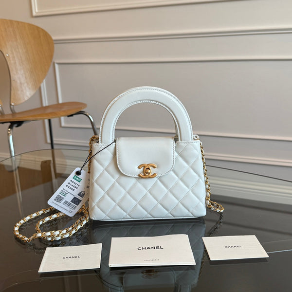 KELLY SHOPPING BAG 19 AUS WEISSEM KALBSLEDER MIT GOLDENEN HARDWARE