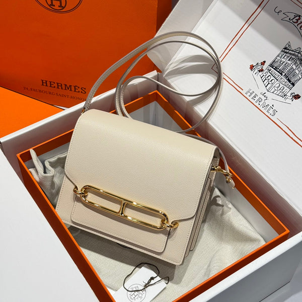 HM ROULIS 18 MINI-TASCHE AUS BEIGEM KALBSLEDER MIT GOLDFARBENEN BESCHLÄGEN