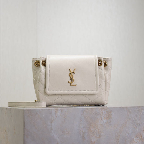 MINI NOLITA TASCHE 18 AUS WEISSEM LAMMLEDER MIT KUPFERBESCHLÄGEN